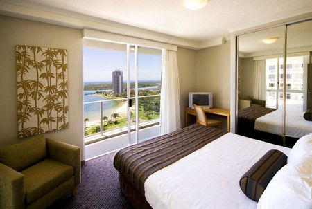 Outrigger Twin Towns Resort - Accommodation Noosa 2