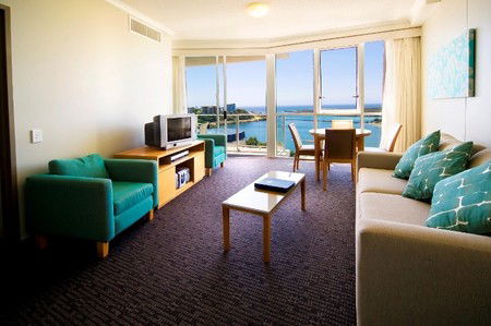 Outrigger Twin Towns Resort - Accommodation Noosa 3
