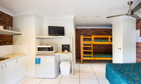 Dicky Beach Family Holiday Park - Accommodation Noosa 2