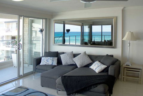 Pacific Surf Absolute Beach Apartments - Accommodation Noosa 2