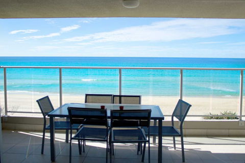 Pacific Surf Absolute Beach Apartments - Accommodation Noosa 4
