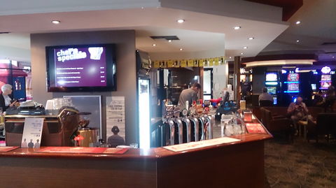 Willaston Hotel - Accommodation Noosa 0