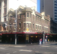 Sir John Young Hotel - Accommodation Noosa