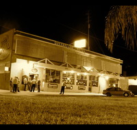 Queensland Hotel - Accommodation Noosa
