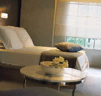 Establishment Hotel - Accommodation Noosa