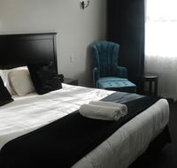 International Hotel - Accommodation Noosa