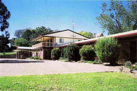 Hills Of Gold Motel - Accommodation Noosa 0
