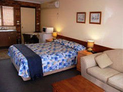 Hills Of Gold Motel - Accommodation Noosa 1