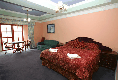 Hatchers Manor - Accommodation Noosa