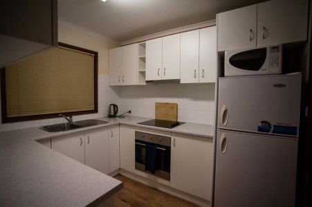 Millies Guesthouse & Serviced Apartments - Accommodation Noosa 1