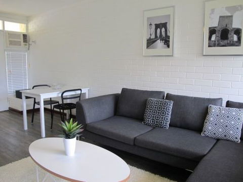 Staywest Apartments - Accommodation Noosa 5