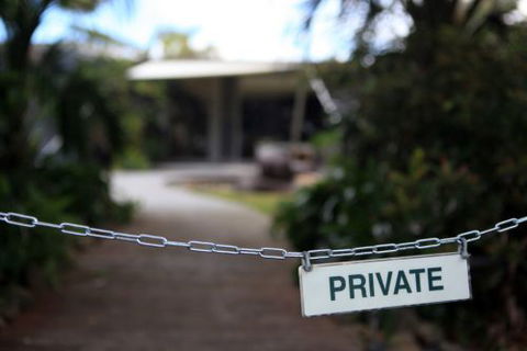 ArtHOUSE Beachfront Accommodation - Accommodation Noosa 0