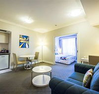 Seasons Harbour Plaza - Accommodation Noosa