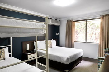 175 (formerly Wesley Lodge) - Accommodation Noosa 6