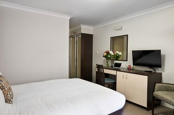 175 (formerly Wesley Lodge) - Accommodation Noosa 9
