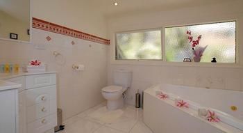 Annie Roe's Luxury Bed & Breakfast - Accommodation Noosa 16