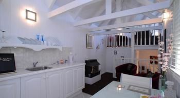 Annie Roe's Luxury Bed & Breakfast - Accommodation Noosa 24