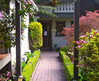 Annie Roe's Luxury Bed & Breakfast - Accommodation Noosa 5