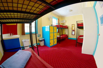 Jolly Swagman Backpackers - Accommodation Noosa 1