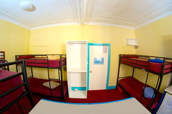 Jolly Swagman Backpackers - Accommodation Noosa 4