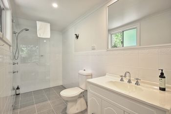 Dolphin Sands - Accommodation Noosa 6