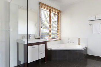Yering Gorge Cottages By The Eastern Golf Club - Accommodation Noosa 21