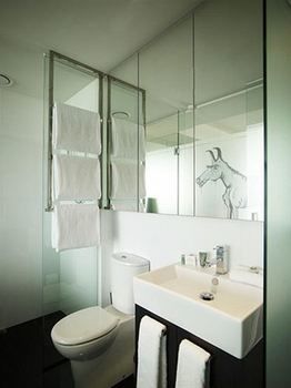 Art Series - The Cullen - Accommodation Noosa 11