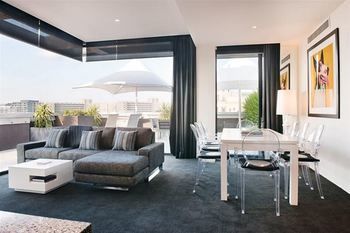 Art Series - The Cullen - Accommodation Noosa 16