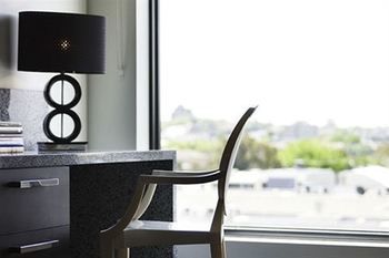 Art Series - The Cullen - Accommodation Noosa 22