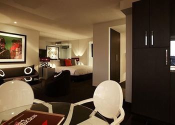 Art Series - The Cullen - Accommodation Noosa 30