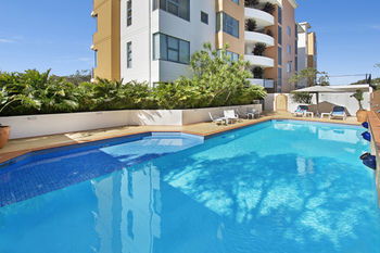 Santorini Twin Waters - Accommodation Noosa 28