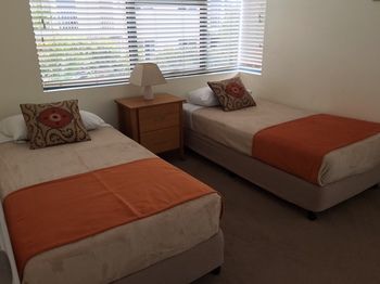 Santorini Twin Waters - Accommodation Noosa 32
