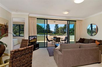 Santorini Twin Waters - Accommodation Noosa 0