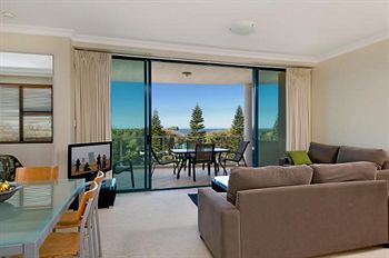 Santorini Twin Waters - Accommodation Noosa 2