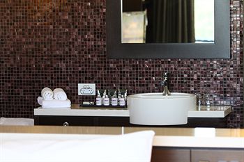 Chateau Elan - Accommodation Noosa 3