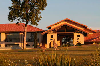 Chateau Elan - Accommodation Noosa 13