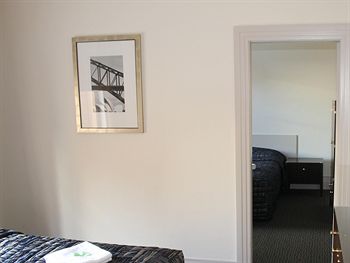 Royal Exhibition Hotel - Accommodation Noosa 4