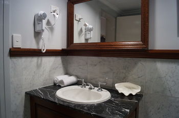 Royal Exhibition Hotel - Accommodation Noosa 30