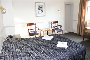 Royal Exhibition Hotel - Accommodation Noosa 0