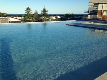 Caves Beachside Hotel - Accommodation Noosa 0