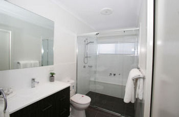 Caves Beachside Hotel - Accommodation Noosa 5