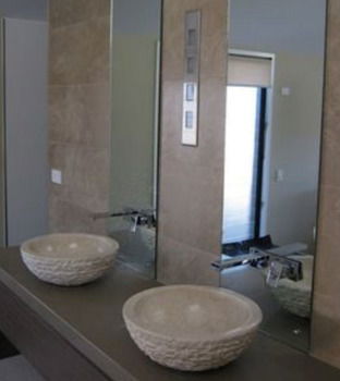 Caves Beachside Hotel - Accommodation Noosa 6