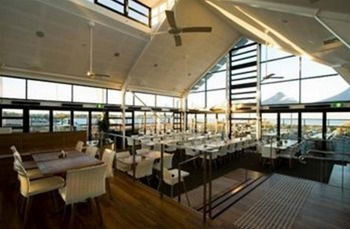 Caves Beachside Hotel - Accommodation Noosa 12