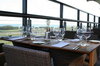 Caves Beachside Hotel - Accommodation Noosa 13