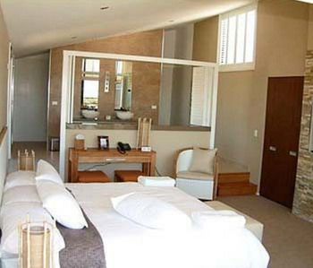 Caves Beachside Hotel - Accommodation Noosa 17