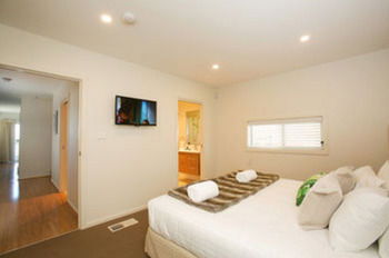 Caves Beachside Hotel - Accommodation Noosa 18