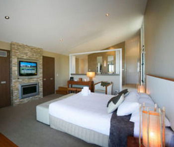 Caves Beachside Hotel - Accommodation Noosa 23