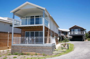 Caves Beachside Hotel - Accommodation Noosa 24