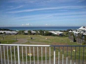 Caves Beachside Hotel - Accommodation Noosa 29