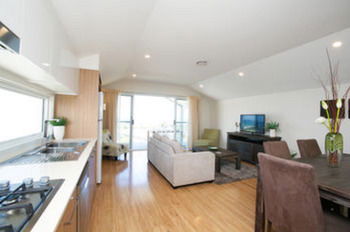 Caves Beachside Hotel - Accommodation Noosa 35